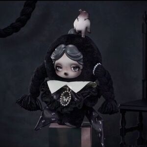 Wednesday SKULLPANDA Classic Version
